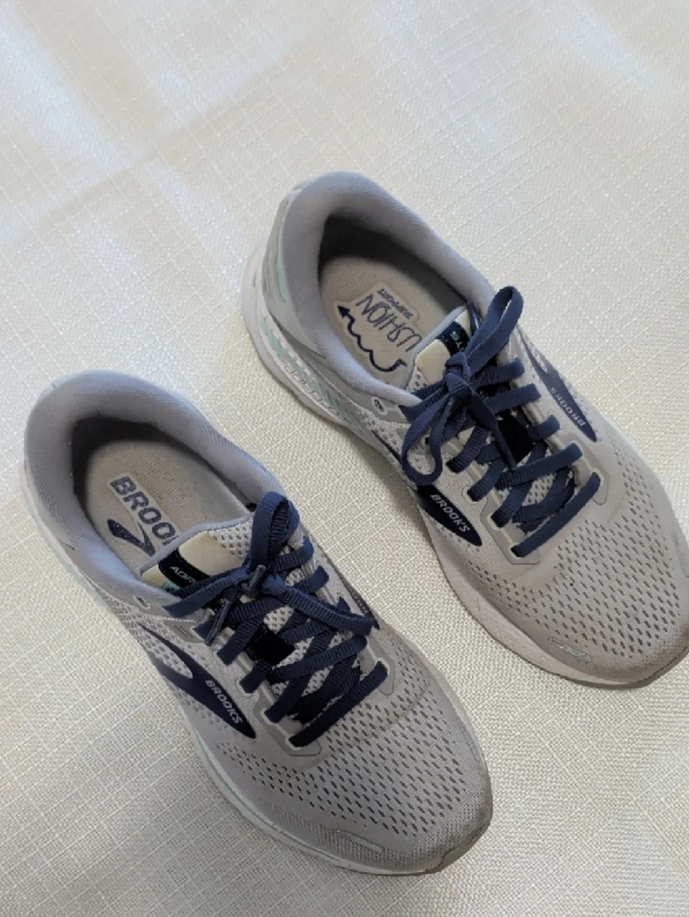 Brooks Women Light Gray and Navy Running Sneakers - Picture 6 of 11